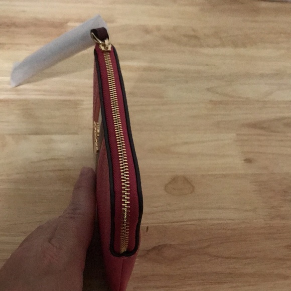 Coach Corner Zip Wristlet In Colorblock w/ Stripe - Picture 3 of 16